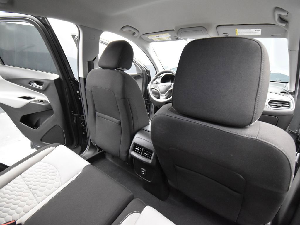 Used 2021 Chevrolet Equinox LS w/ LS Convenience Package image 16