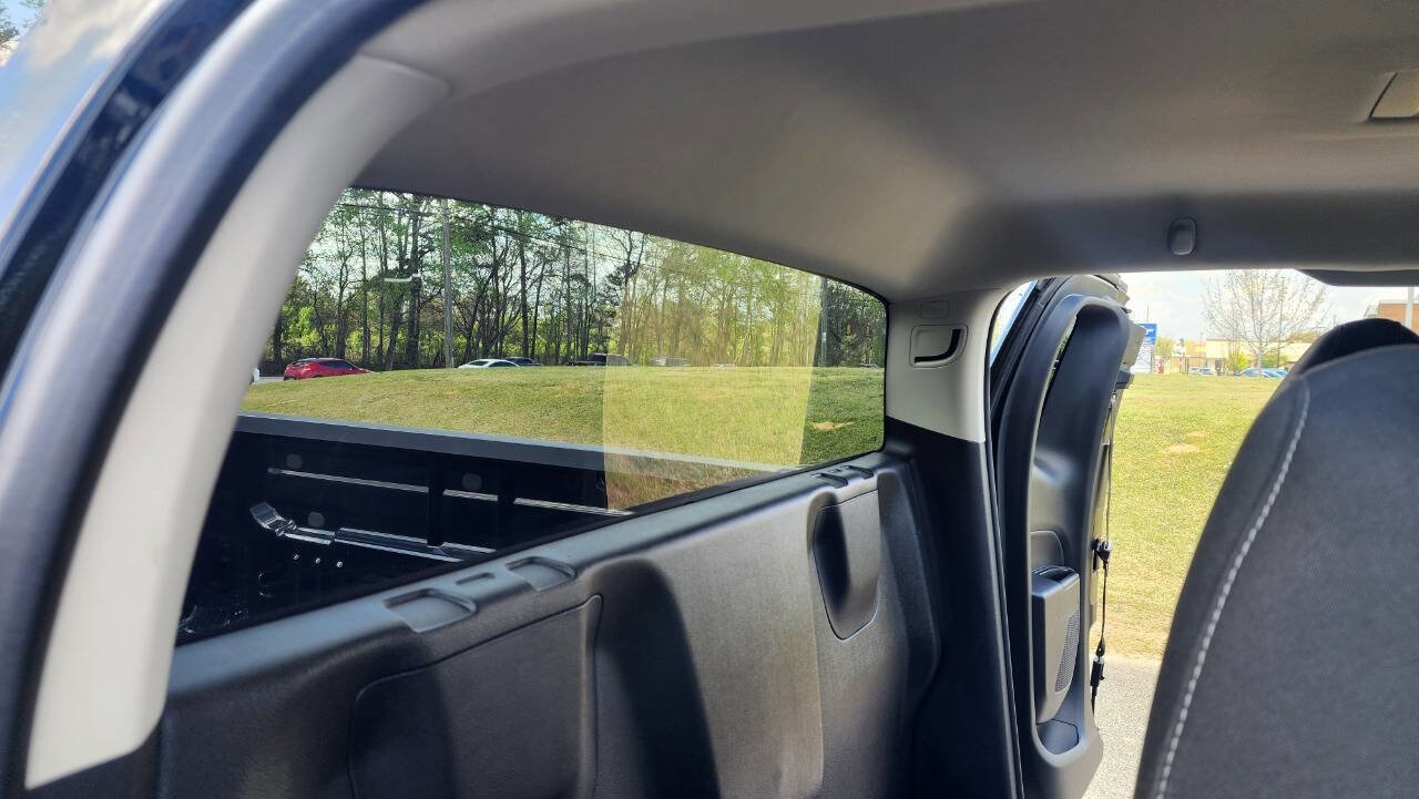 Used 2022 Chevrolet Colorado LT w/ Fleet Safety Package RWD image 24