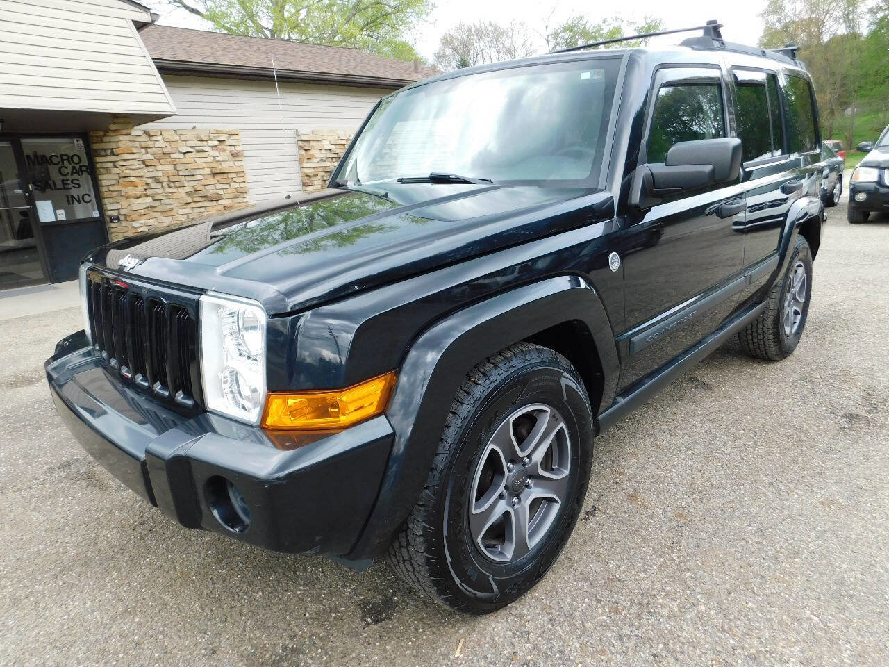 Used 2006 Jeep Commander 4WD w/ Popular Equipment Group image 4