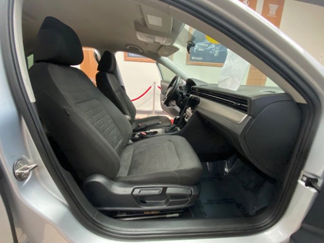Used 2020 Volkswagen Passat 2.0T S image 21