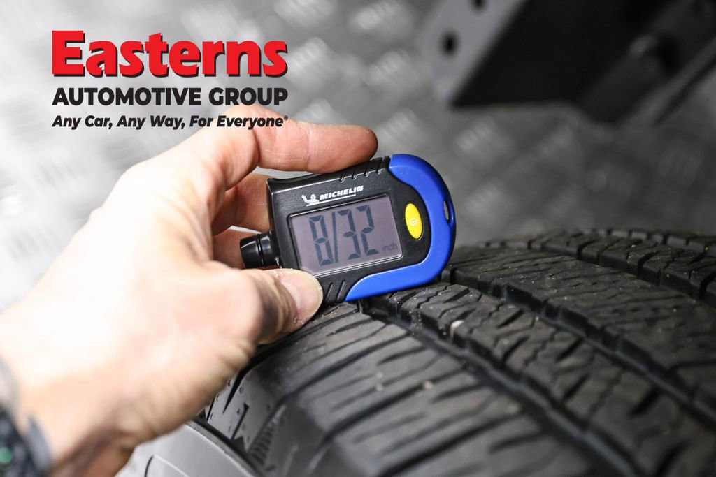 Used 2025 Jeep Wrangler Unlimited Sahara w/ Safety Group image 28