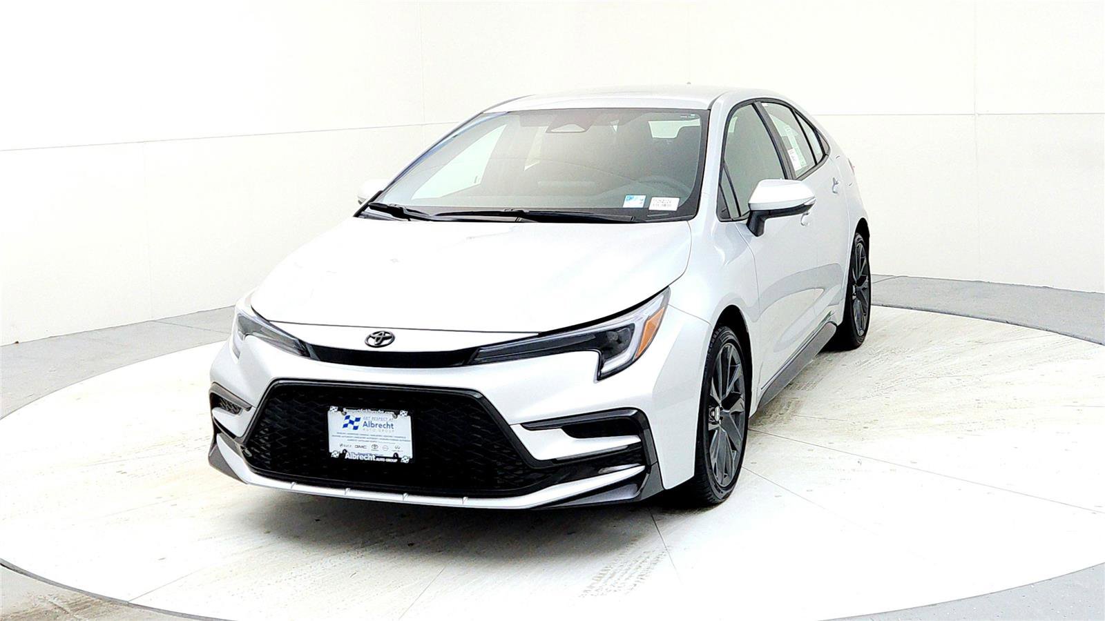 New 2026 Toyota Corolla SE image 2