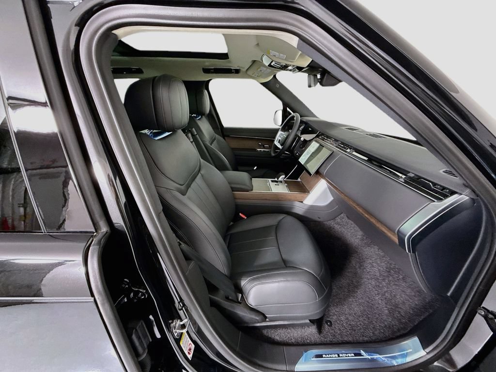 New 2026 Land Rover Range Rover Long Wheelbase SE AWD/4WD image 22