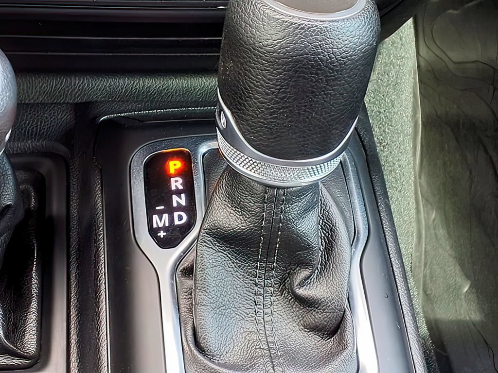 Used 2020 Jeep Wrangler Sport AWD/4WD image 12