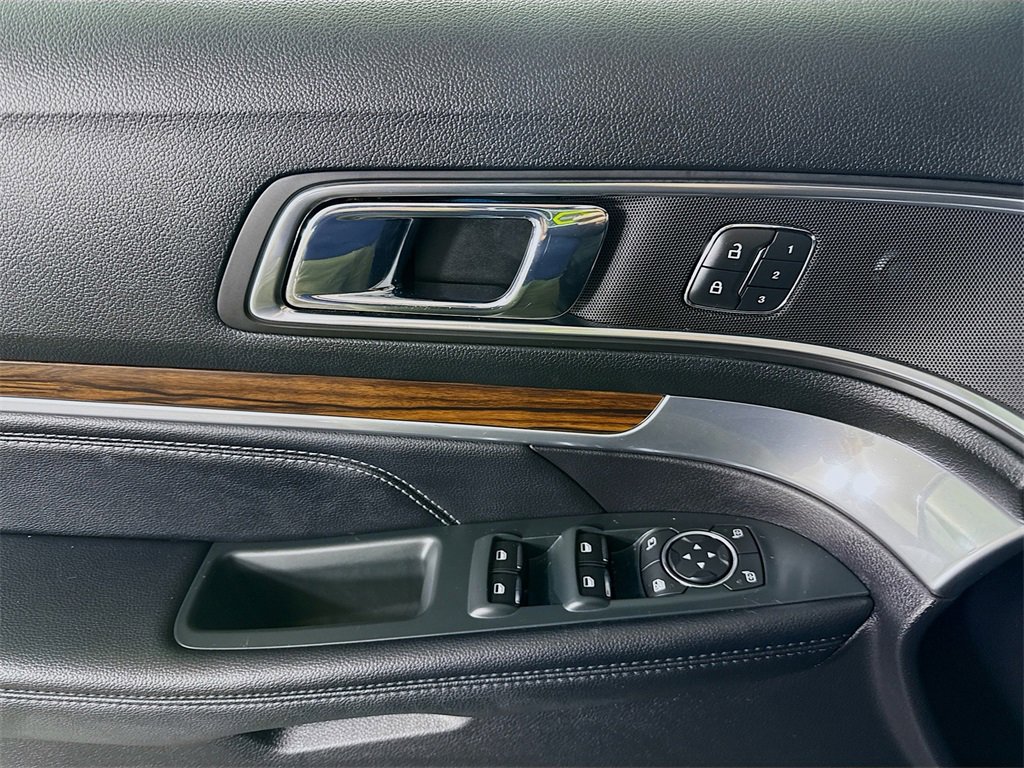 Used 2019 Ford Explorer Limited w/ Class III Trailer Tow Package image 23