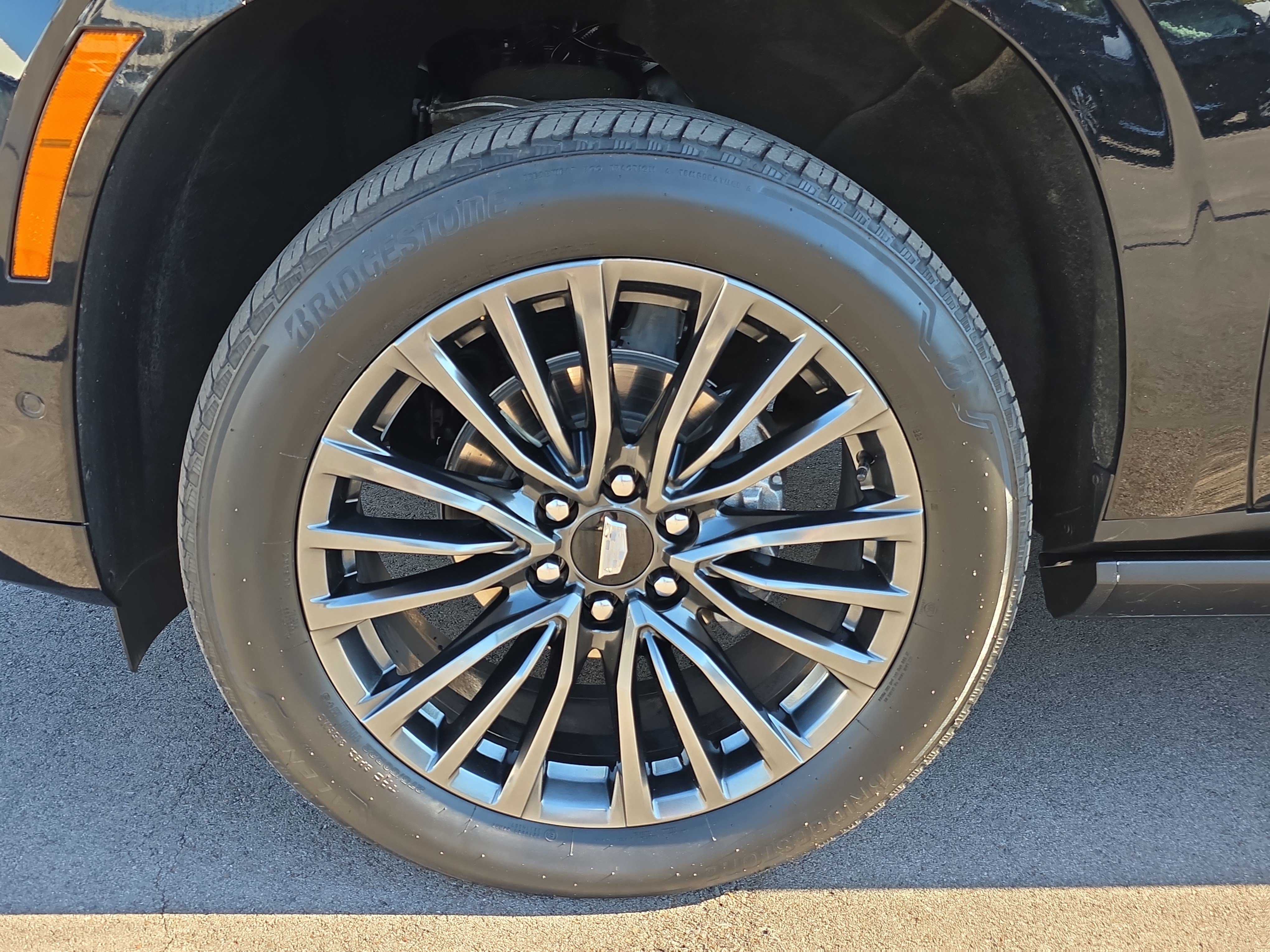 Used 2025 Cadillac Escalade ESV Sport Platinum w/ LPO, Floor Liner Package AWD/4WD image 9