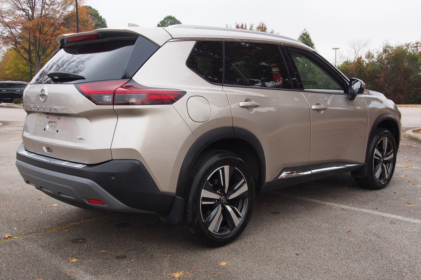 Used 2021 Nissan Rogue SL w/ Premium Package image 7