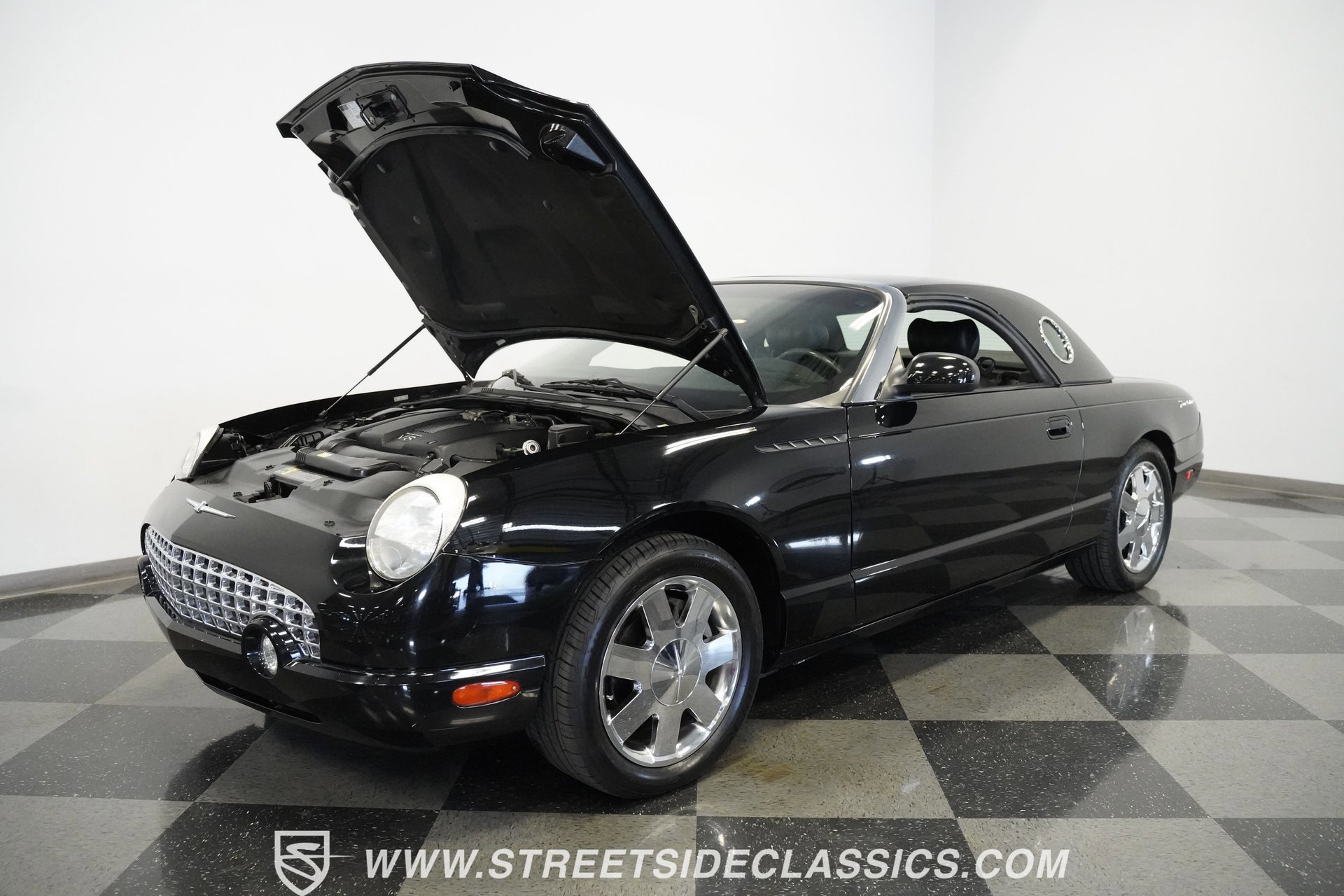 Used 2002 Ford Thunderbird image 18