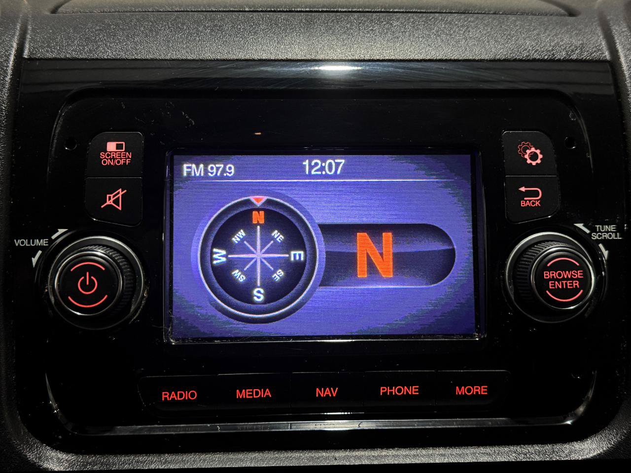 Used 2021 RAM ProMaster 2500 FWD image 7
