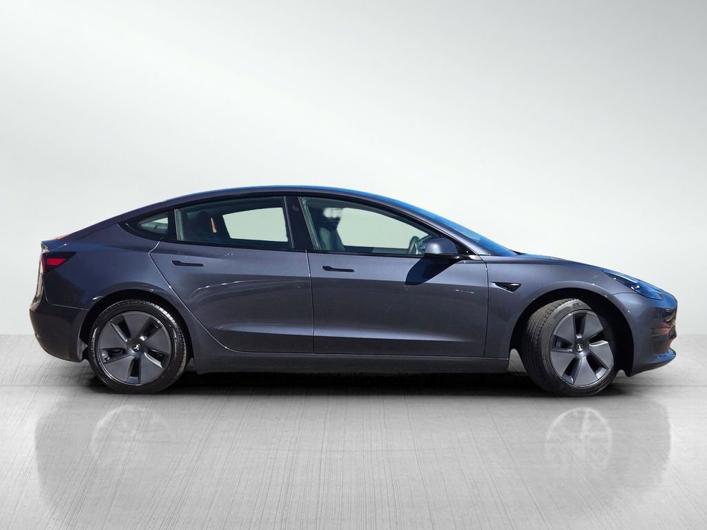 Used 2023 Tesla Model 3 Standard Range image 3