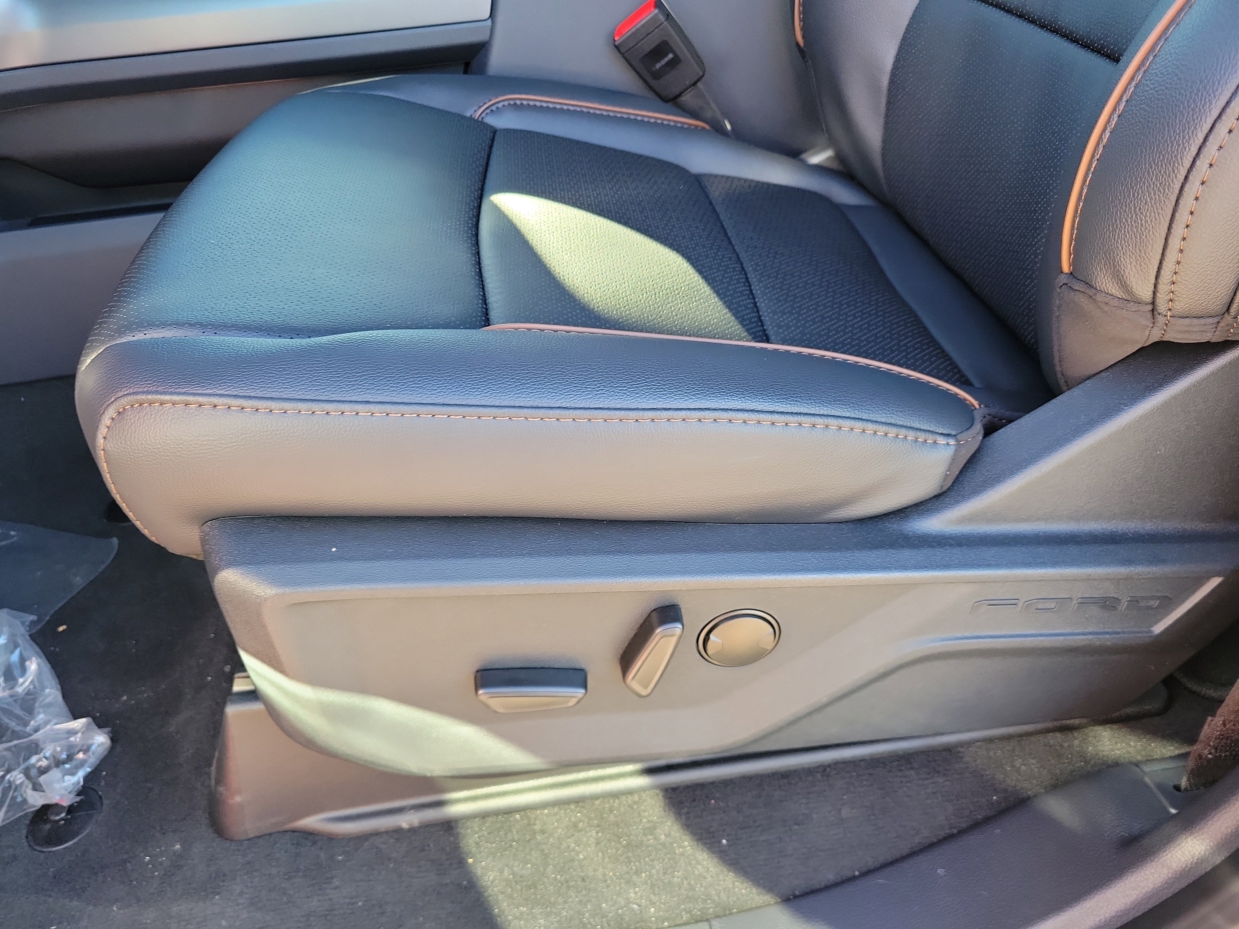 New 2026 Ford F350 Lariat image 13