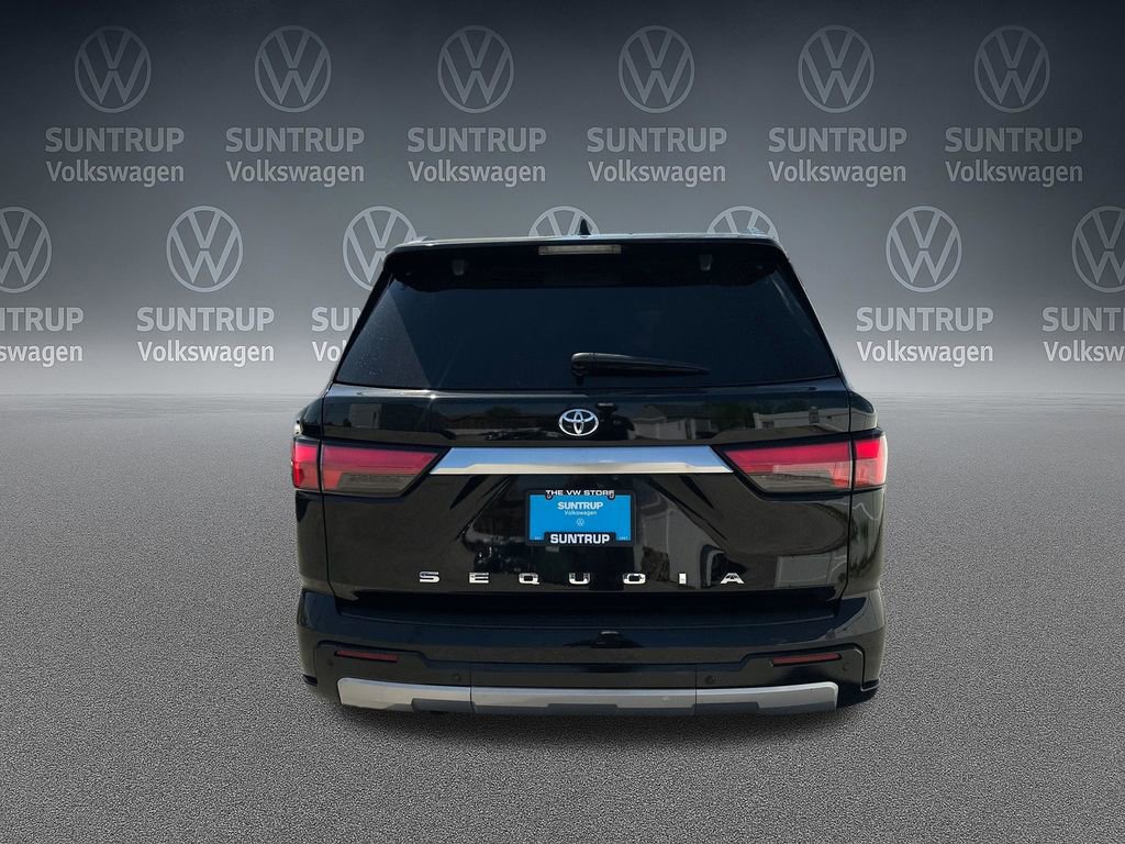 Used 2024 Toyota Sequoia Capstone AWD/4WD image 39