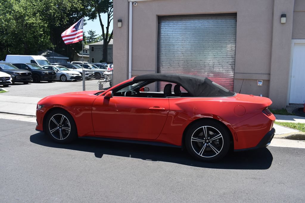 Used 2024 Ford Mustang Convertible RWD image 15