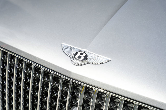 Used 2024 Bentley Bentayga Extended Wheelbase AWD/4WD image 64