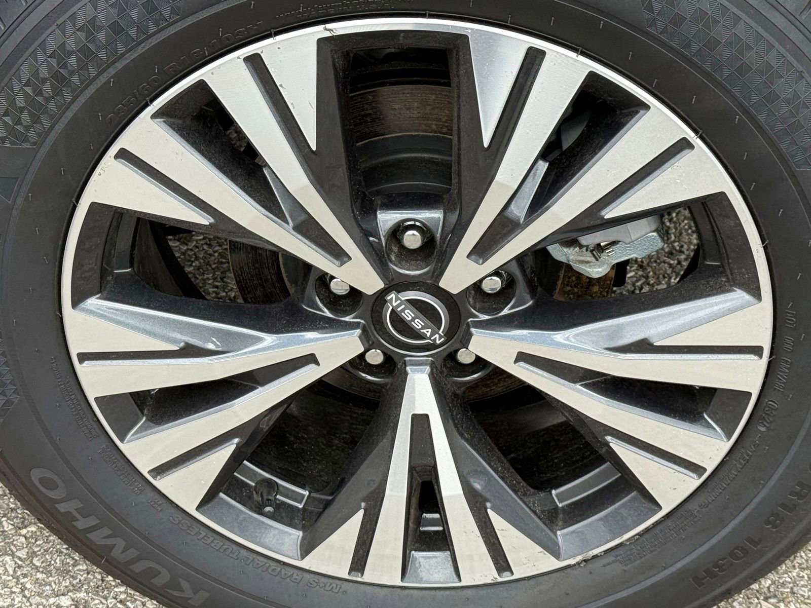 Used 2023 Nissan Rogue SV image 41