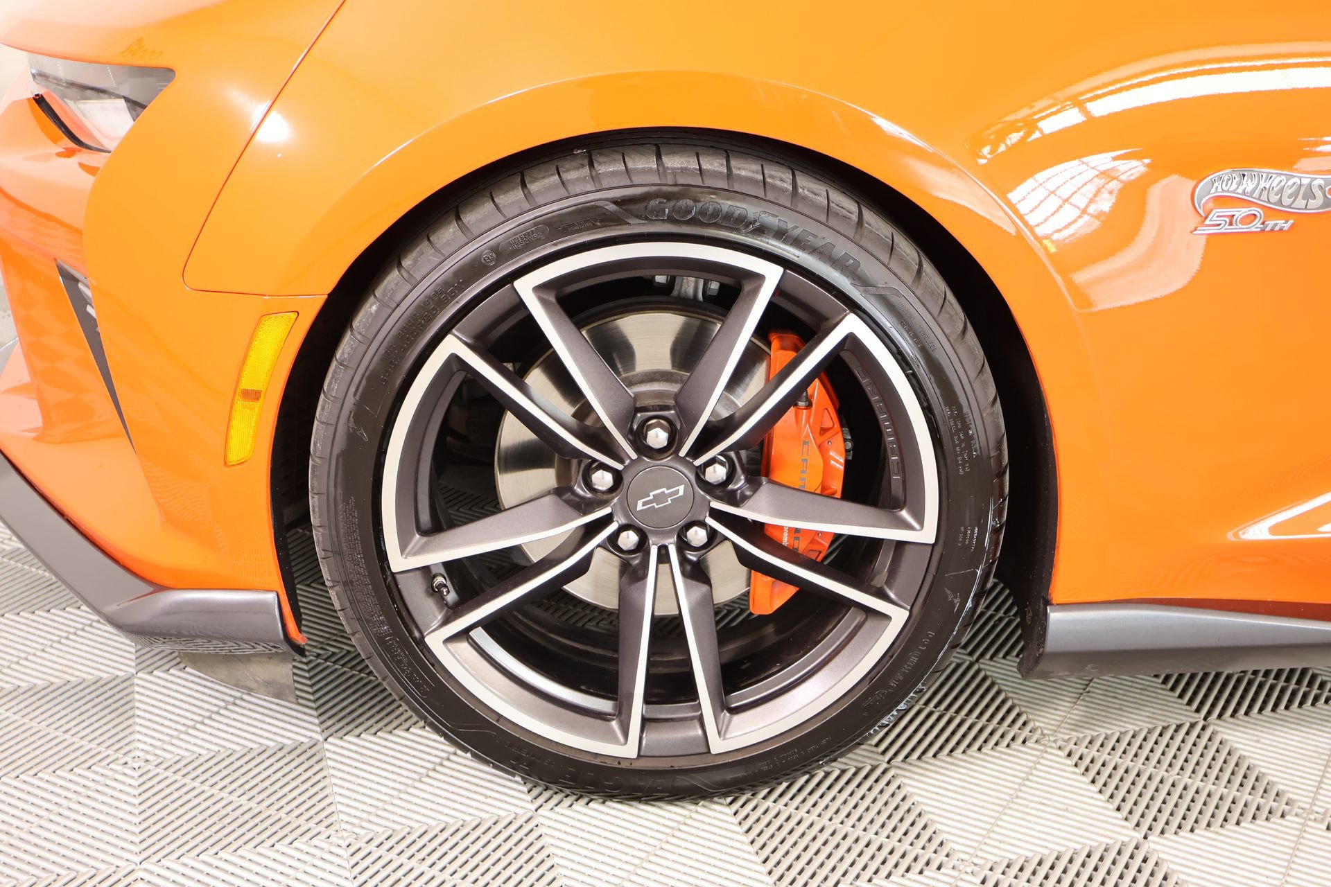 Used 2018 Chevrolet Camaro SS w/ Hot Wheels Edition image 17