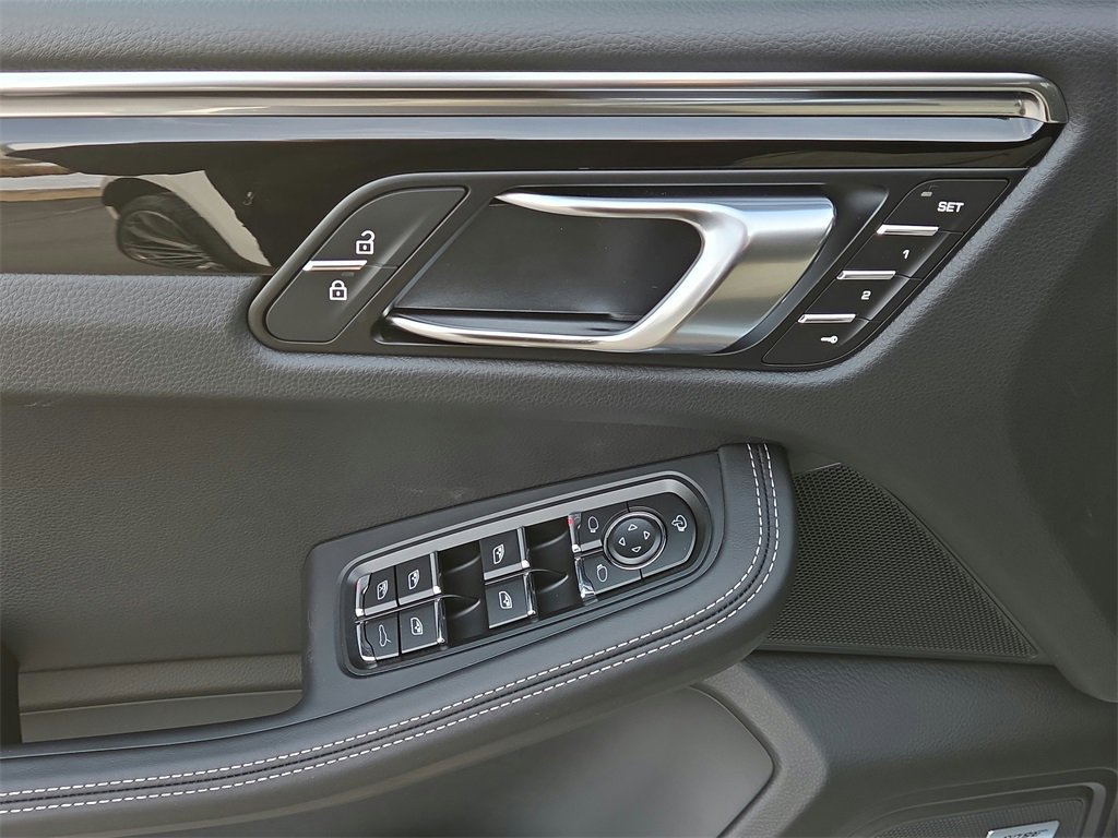 New 2026 Porsche Macan S image 7