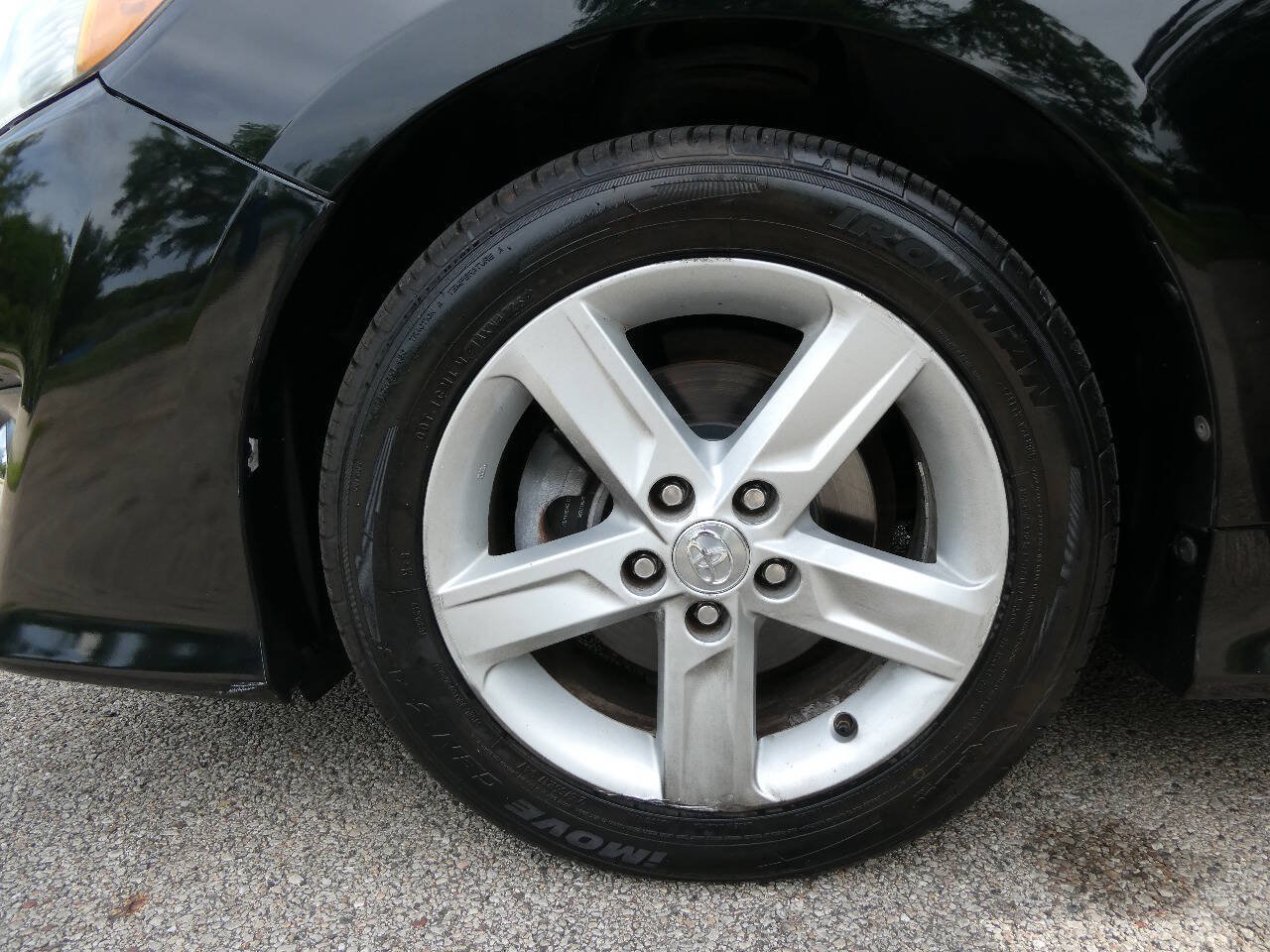 Used 2012 Toyota Camry SE FWD image 28