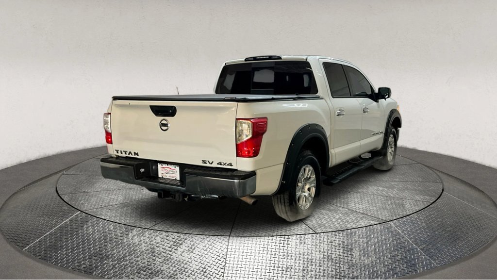 Used 2018 Nissan Titan SV image 7