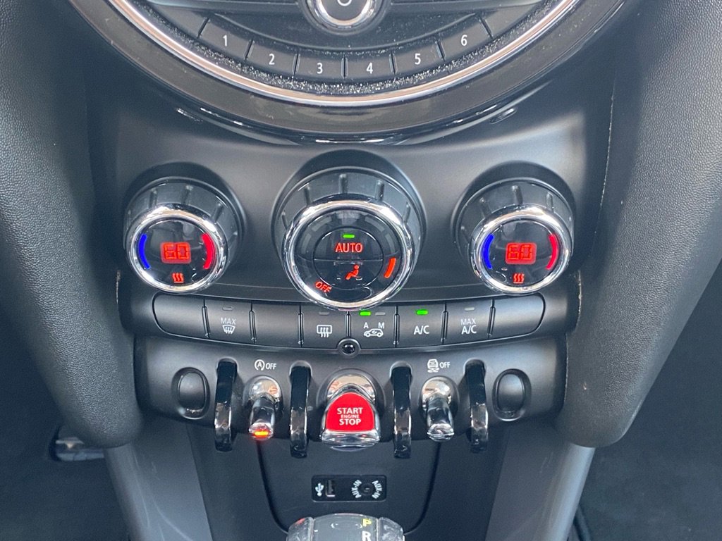 Used 2016 MINI Cooper 4-Door Hardtop image 22