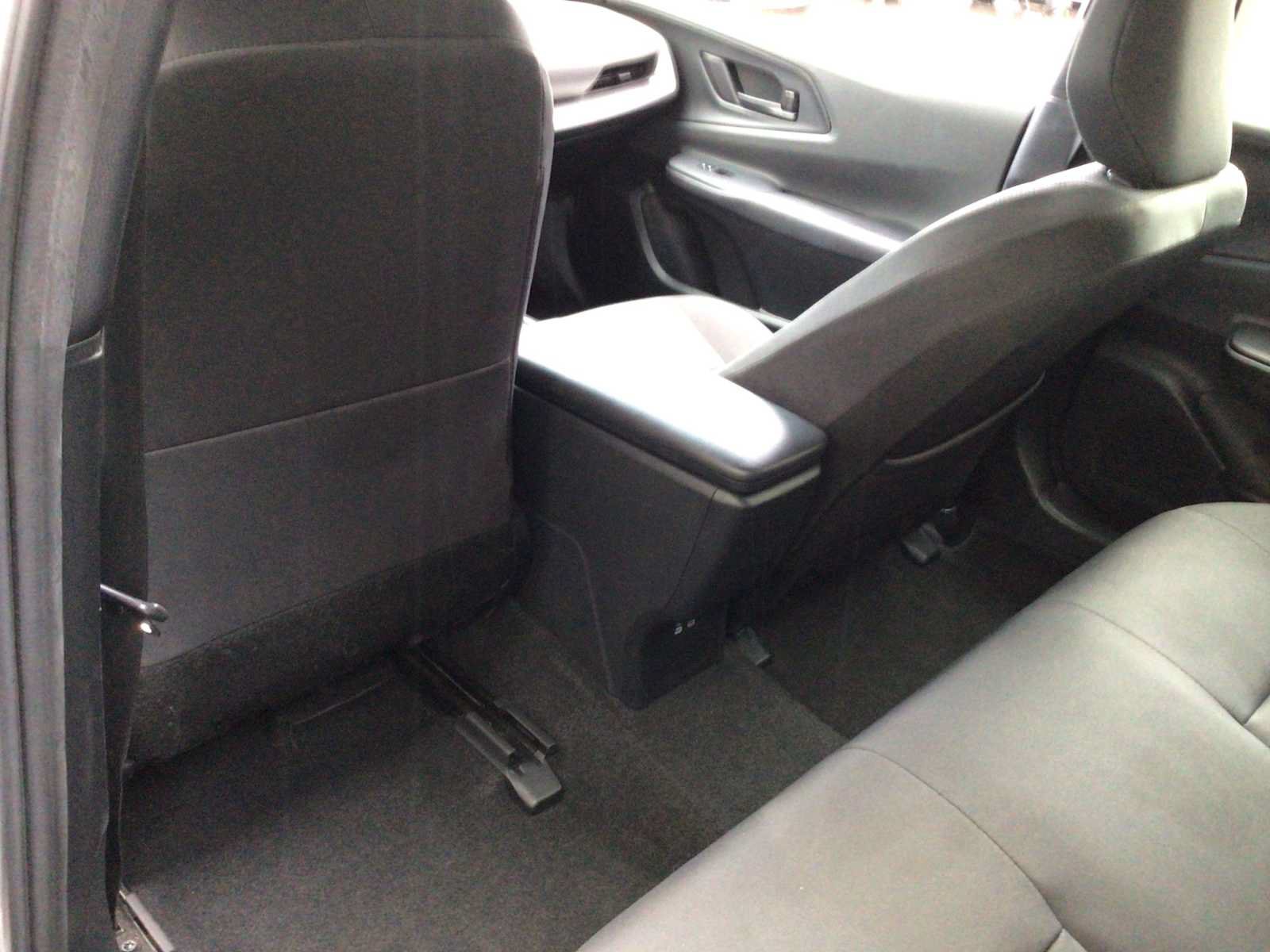 Used 2024 Toyota Prius LE FWD image 21
