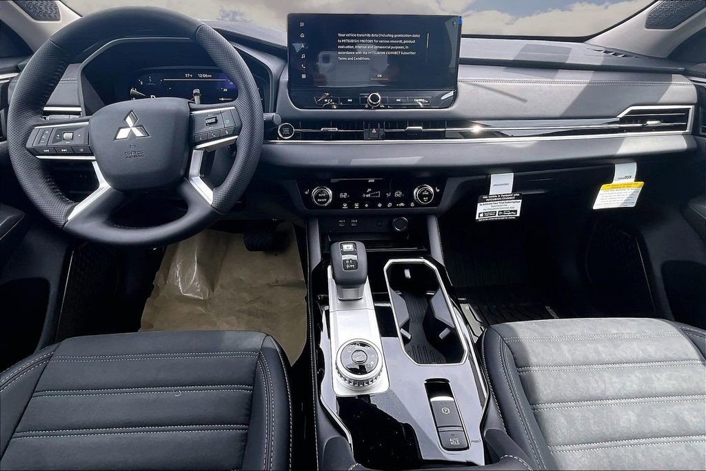New 2026 Mitsubishi Outlander FWD image 5