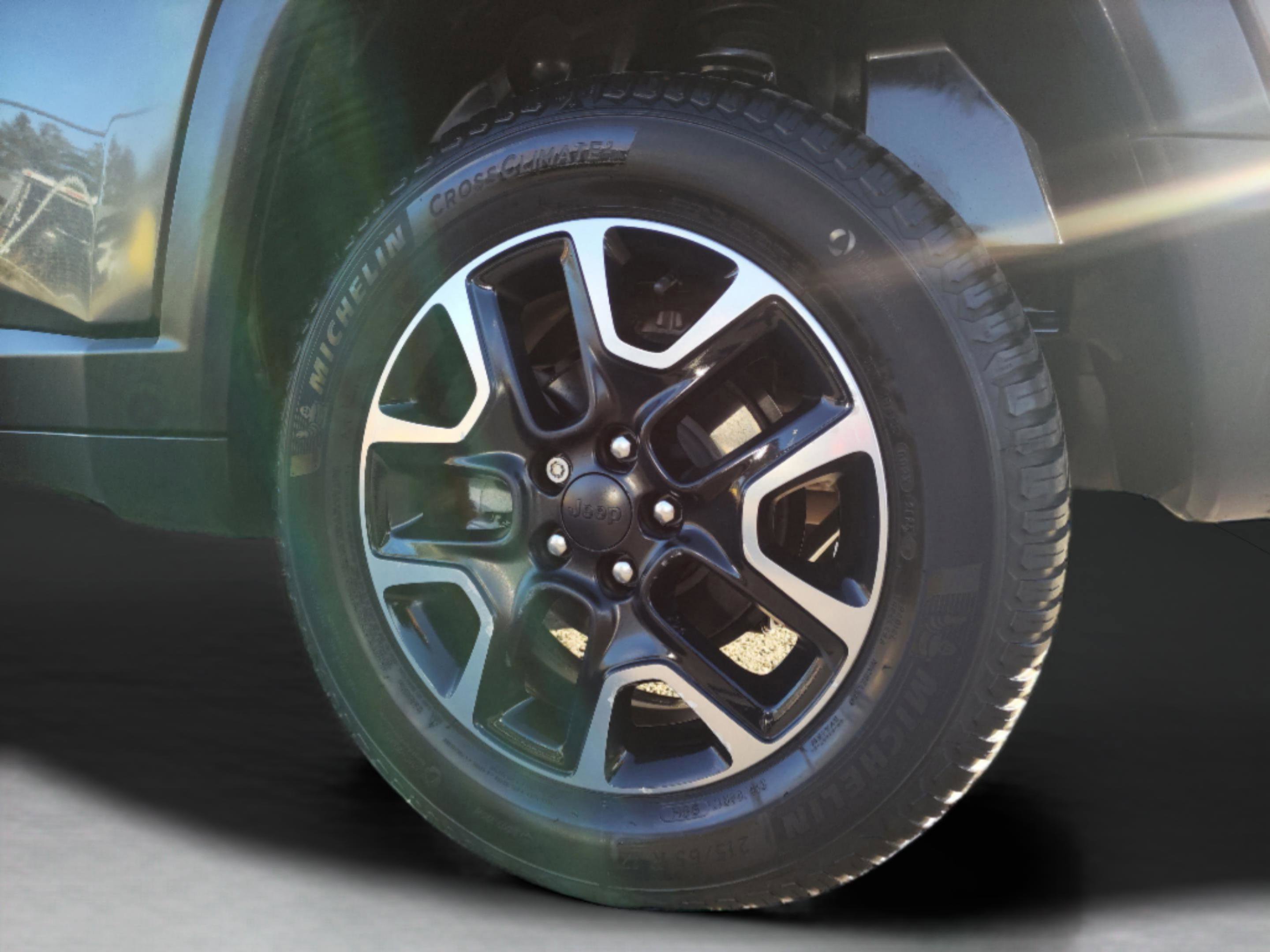 Used 2019 Jeep Compass Trailhawk w/ Cold Weather Group image 16