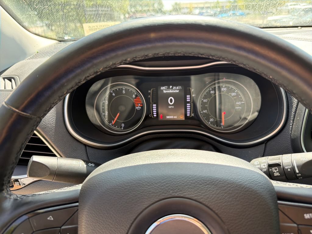 Used 2020 Jeep Cherokee Latitude Plus AWD/4WD image 22