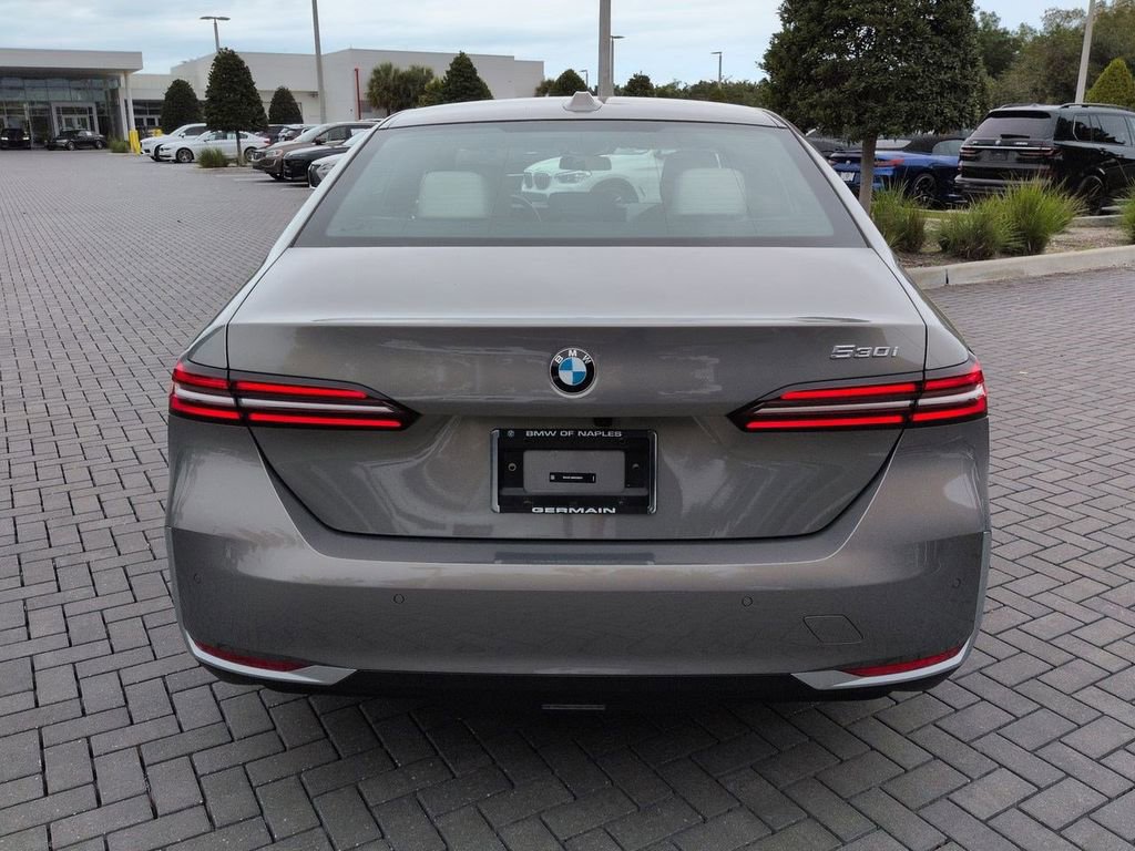 Certified 2024 BMW 530i 530i w/ Premium Package image 6