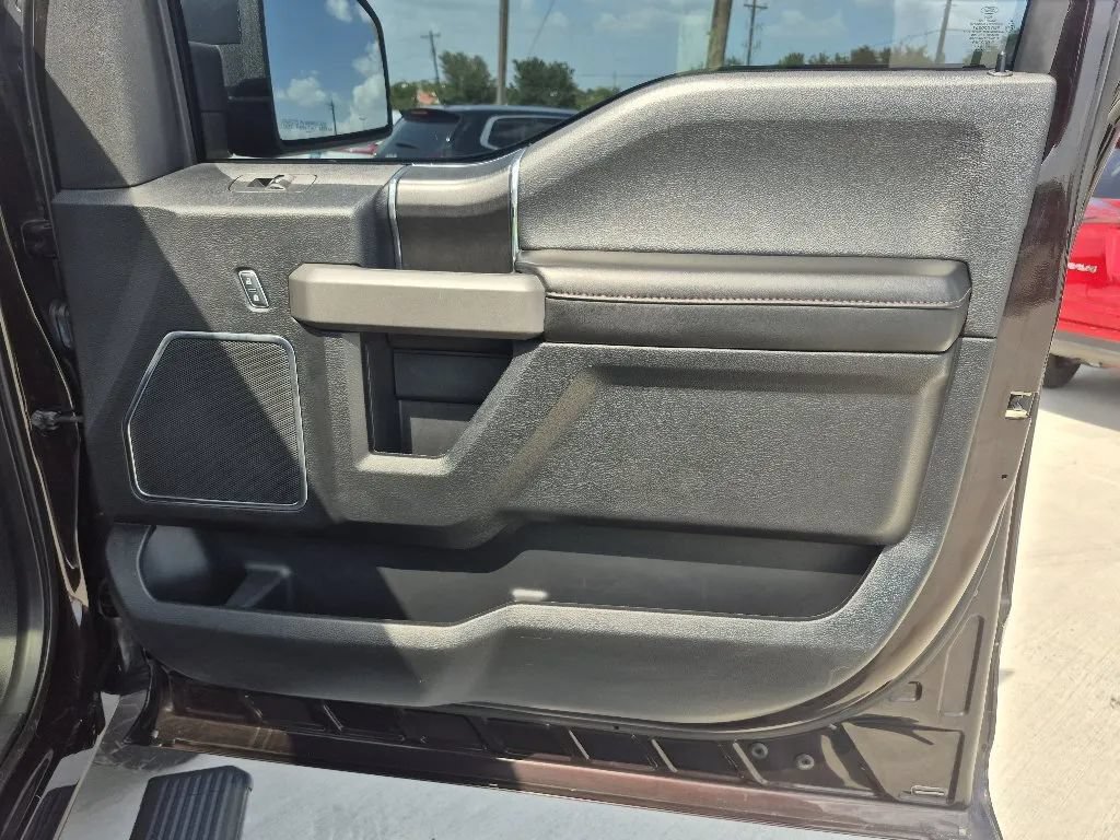 Used 2019 Ford F150 Platinum w/ Equipment Group 701A Luxury AWD/4WD image 22