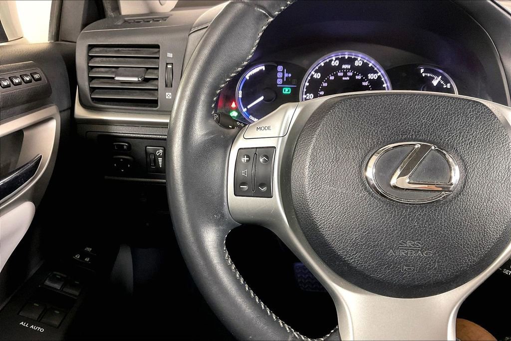 Used 2013 Lexus CT 200h FWD image 18