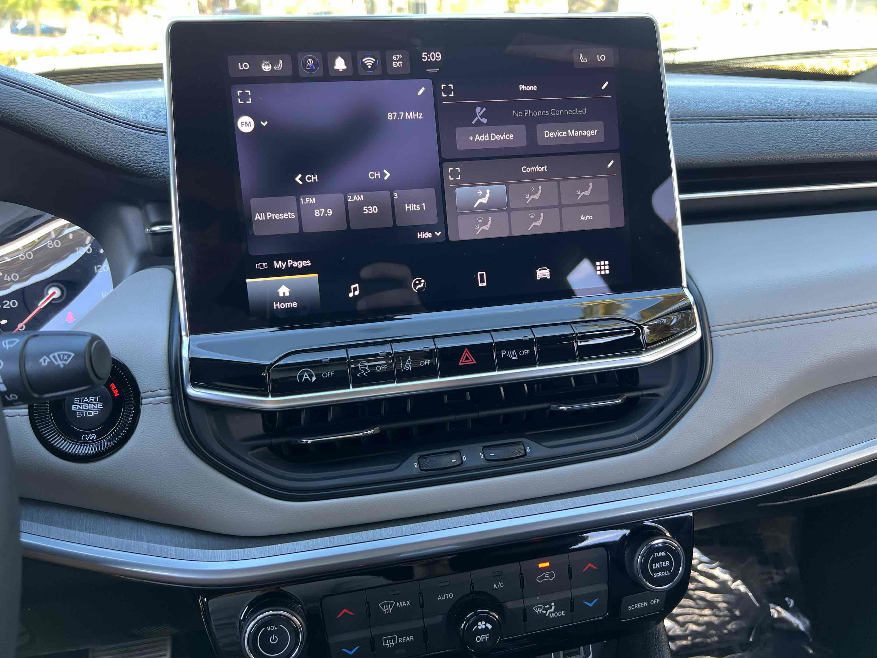 Used 2025 Jeep Compass Limited image 61