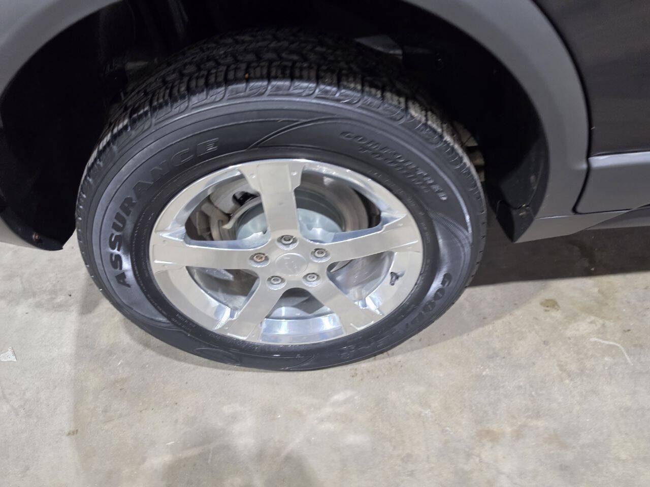 Used 2012 Chevrolet Captiva Sport LS FWD image 18
