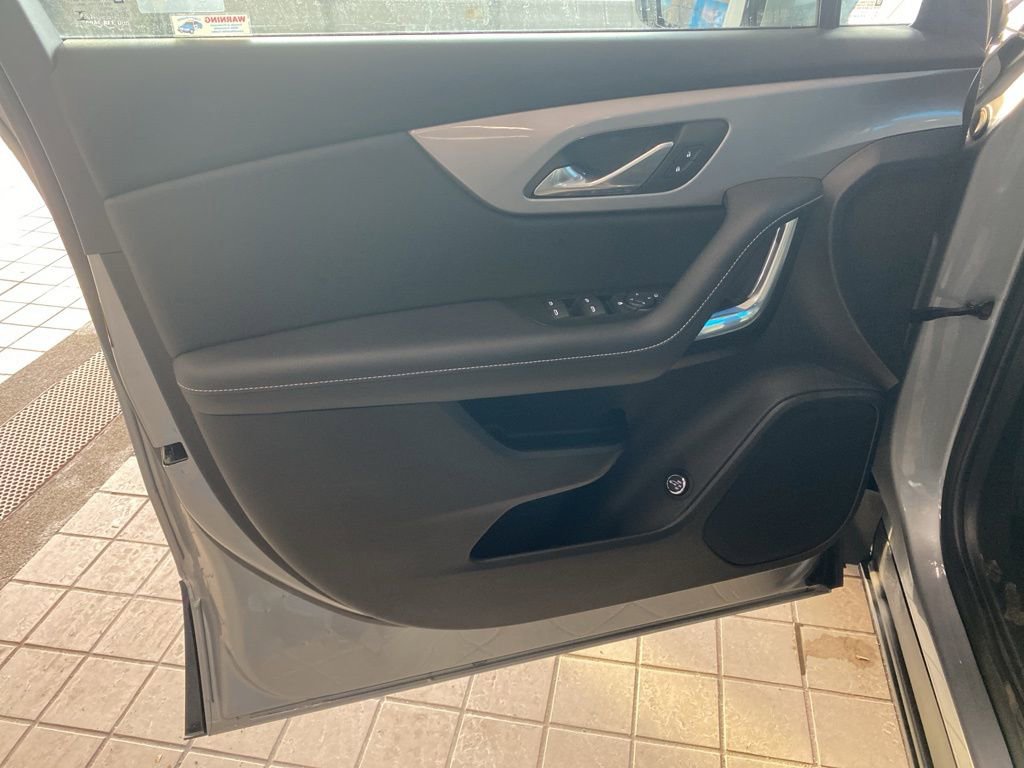 Used 2024 Chevrolet Blazer LT w/ Convenience Package image 9