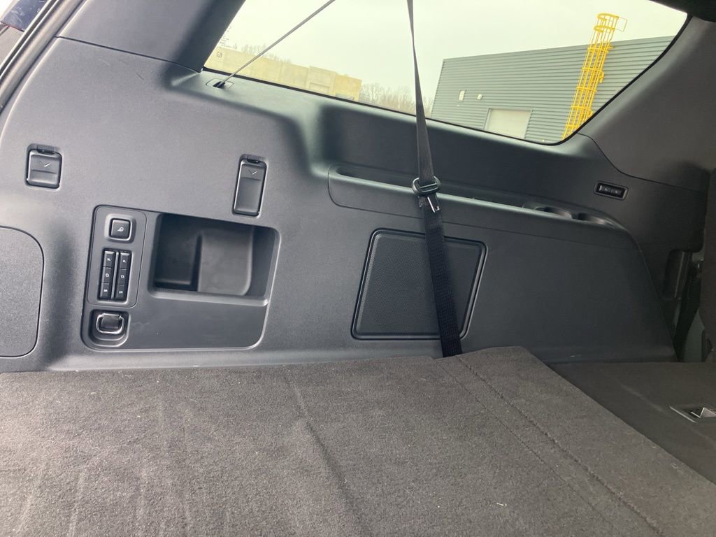 Used 2025 Ford Expedition Max Platinum w/ Stealth Performance Package image 32