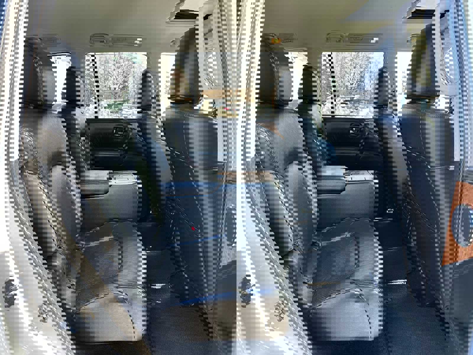 Used 2021 Nissan Armada SL w/ Captain's Chairs Package image 12