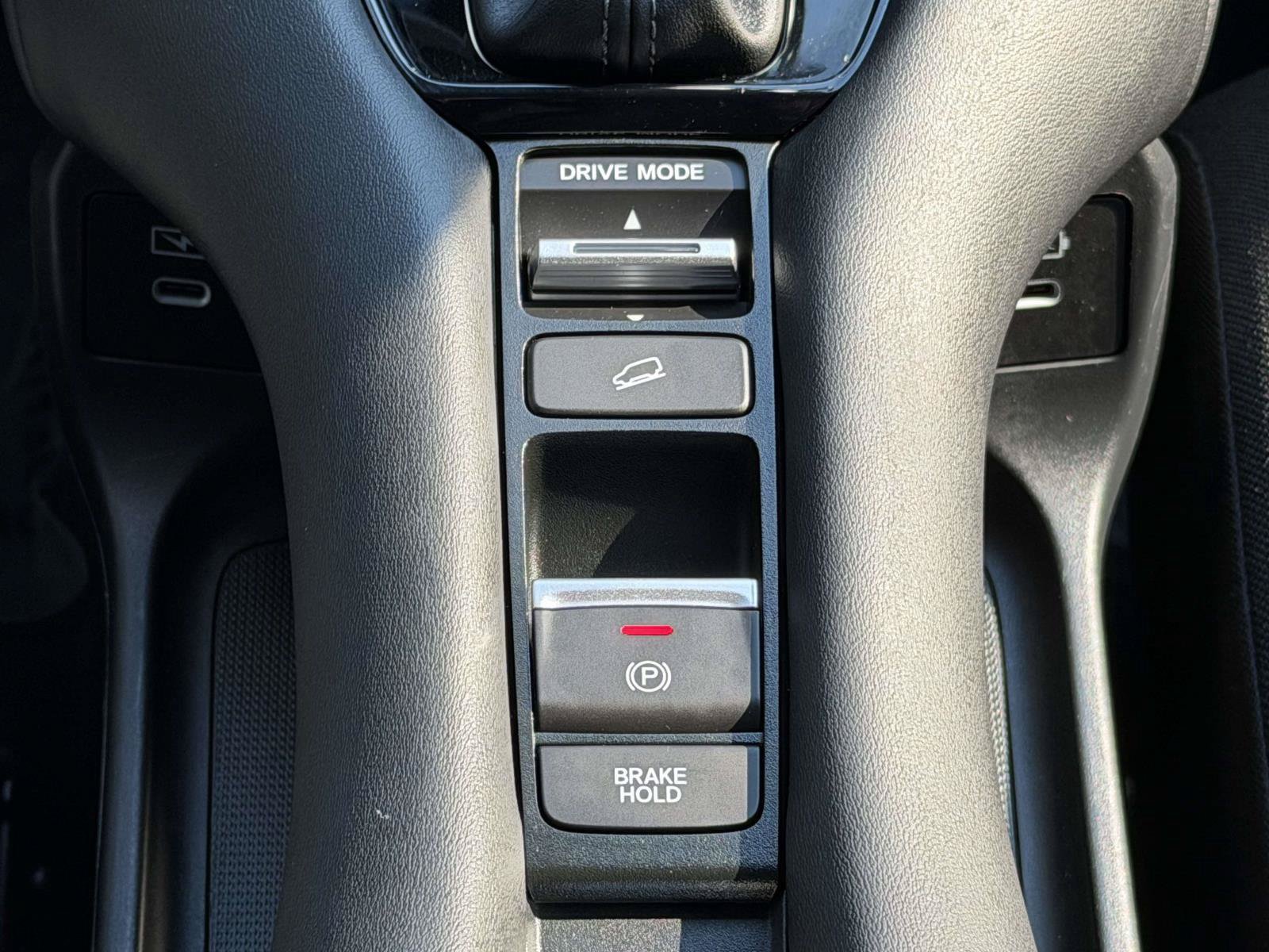 Certified 2025 Honda HR-V LX image 15