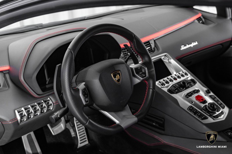 Used 2018 Lamborghini Aventador S image 52