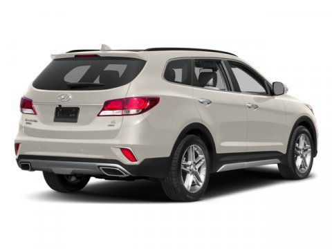 Used 2017 Hyundai Santa Fe SE image 2