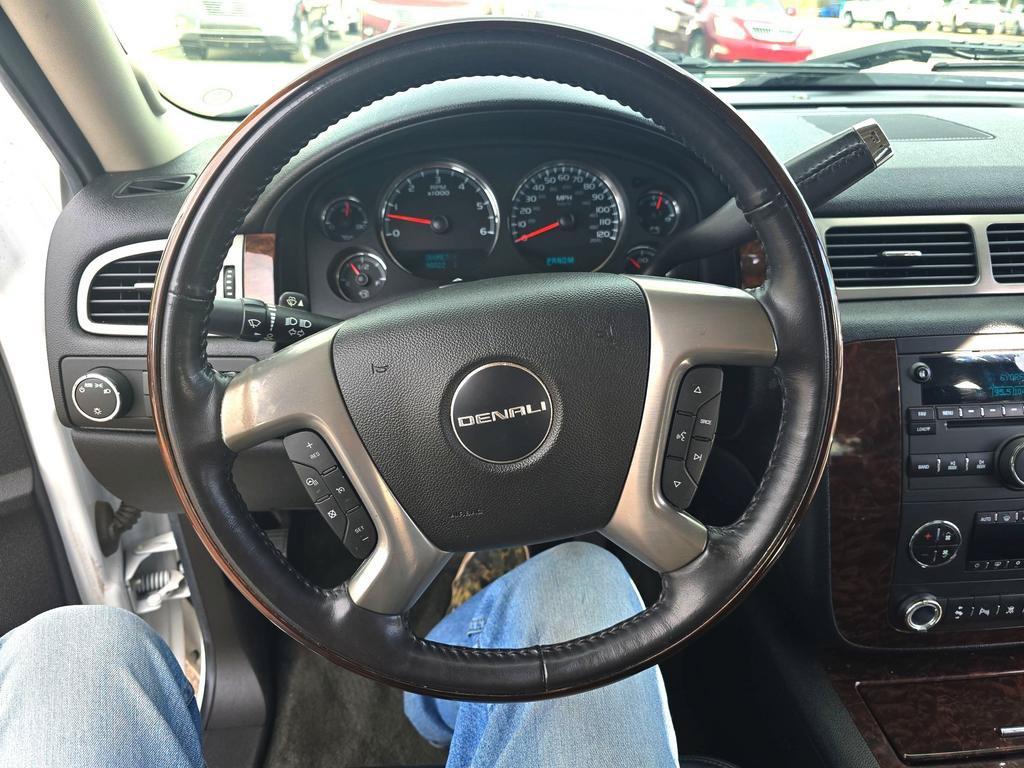 Used 2008 GMC Sierra 1500 Denali AWD/4WD image 19