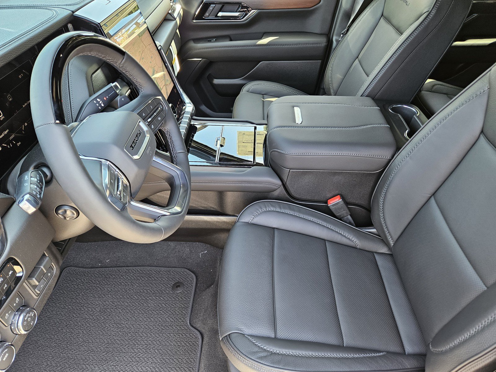 New 2026 GMC Yukon Denali w/ Advanced Technology Package AWD/4WD image 9