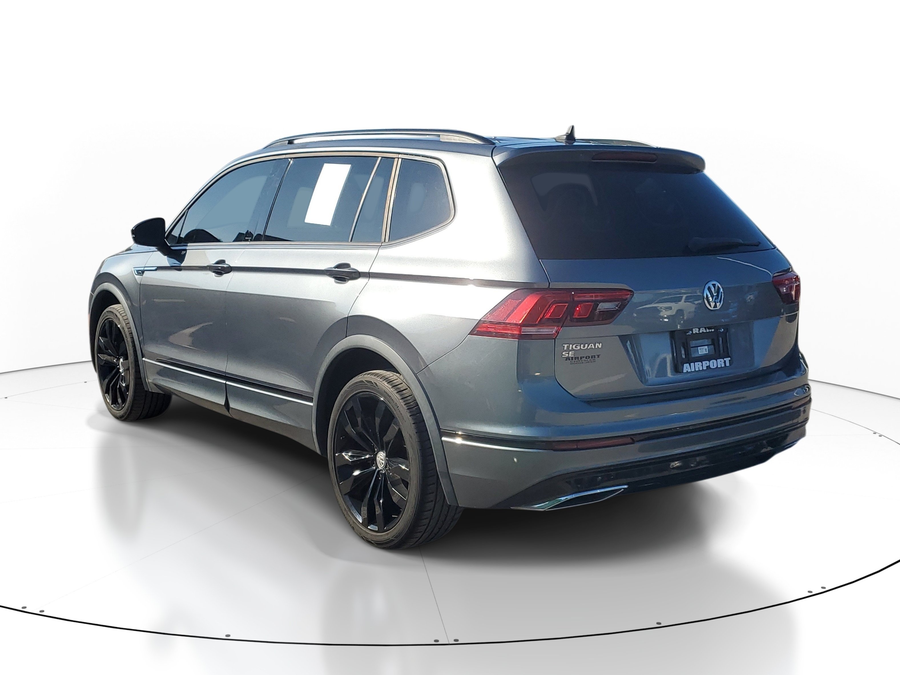 Used 2021 Volkswagen Tiguan SE R-Line FWD image 5