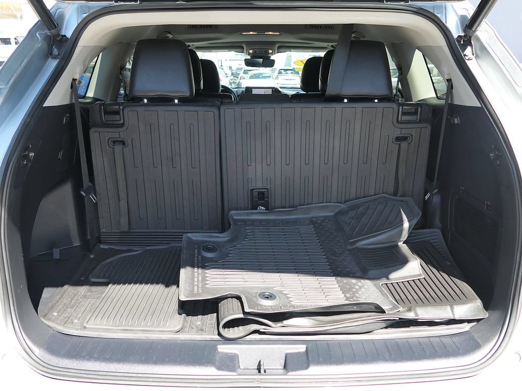 Used 2021 Toyota Highlander XLE FWD image 26