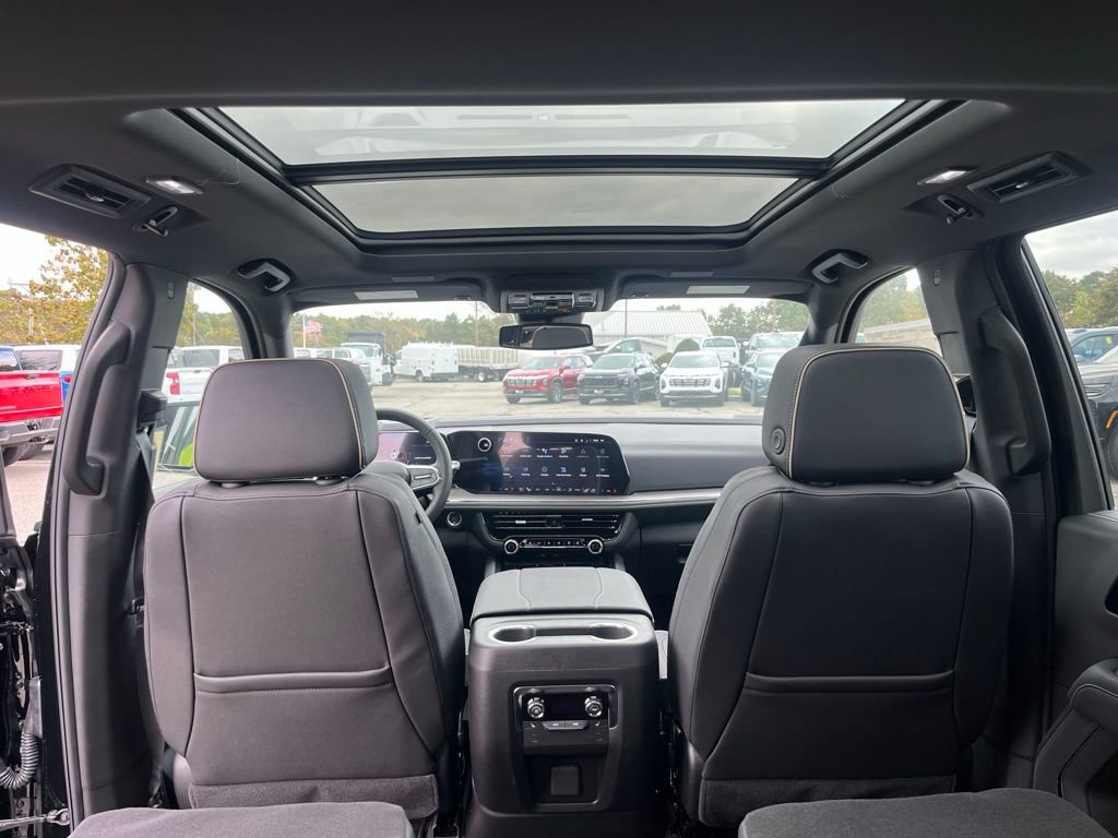 New 2026 Chevrolet Suburban Premier w/ Sun And Tow Package AWD/4WD image 39