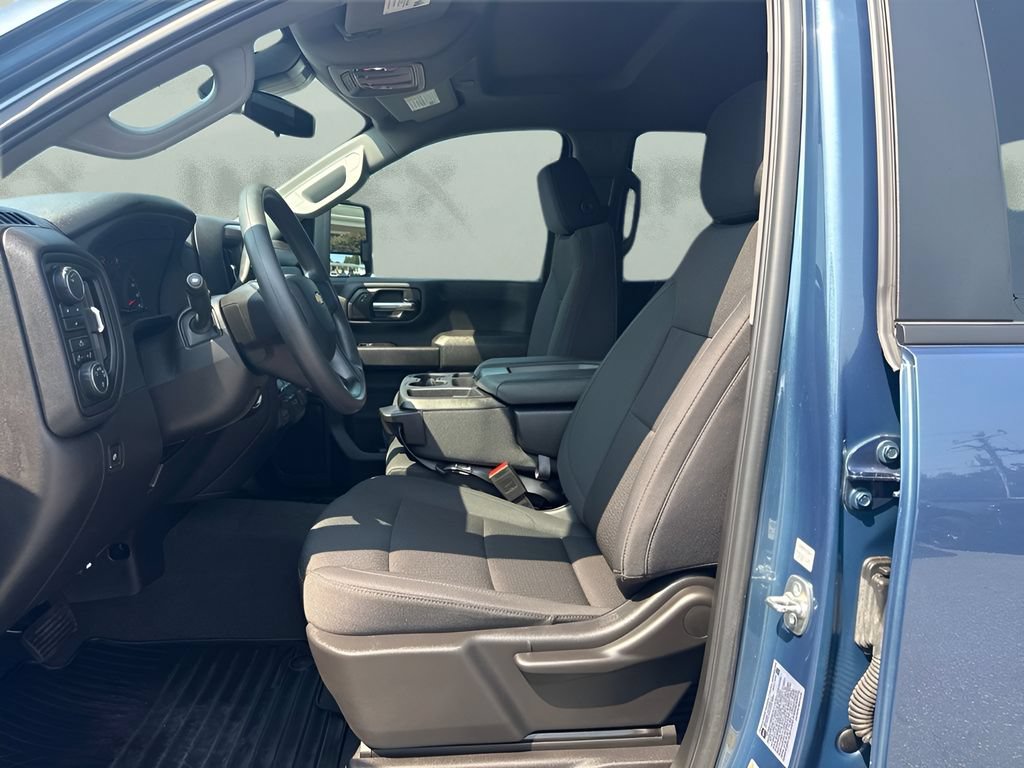 Used 2025 Chevrolet Silverado 2500 Custom AWD/4WD image 5
