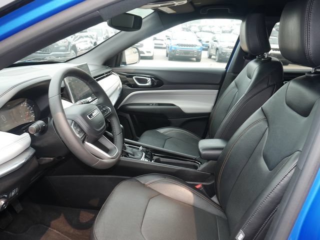 Used 2023 Jeep Compass Limited AWD/4WD image 2