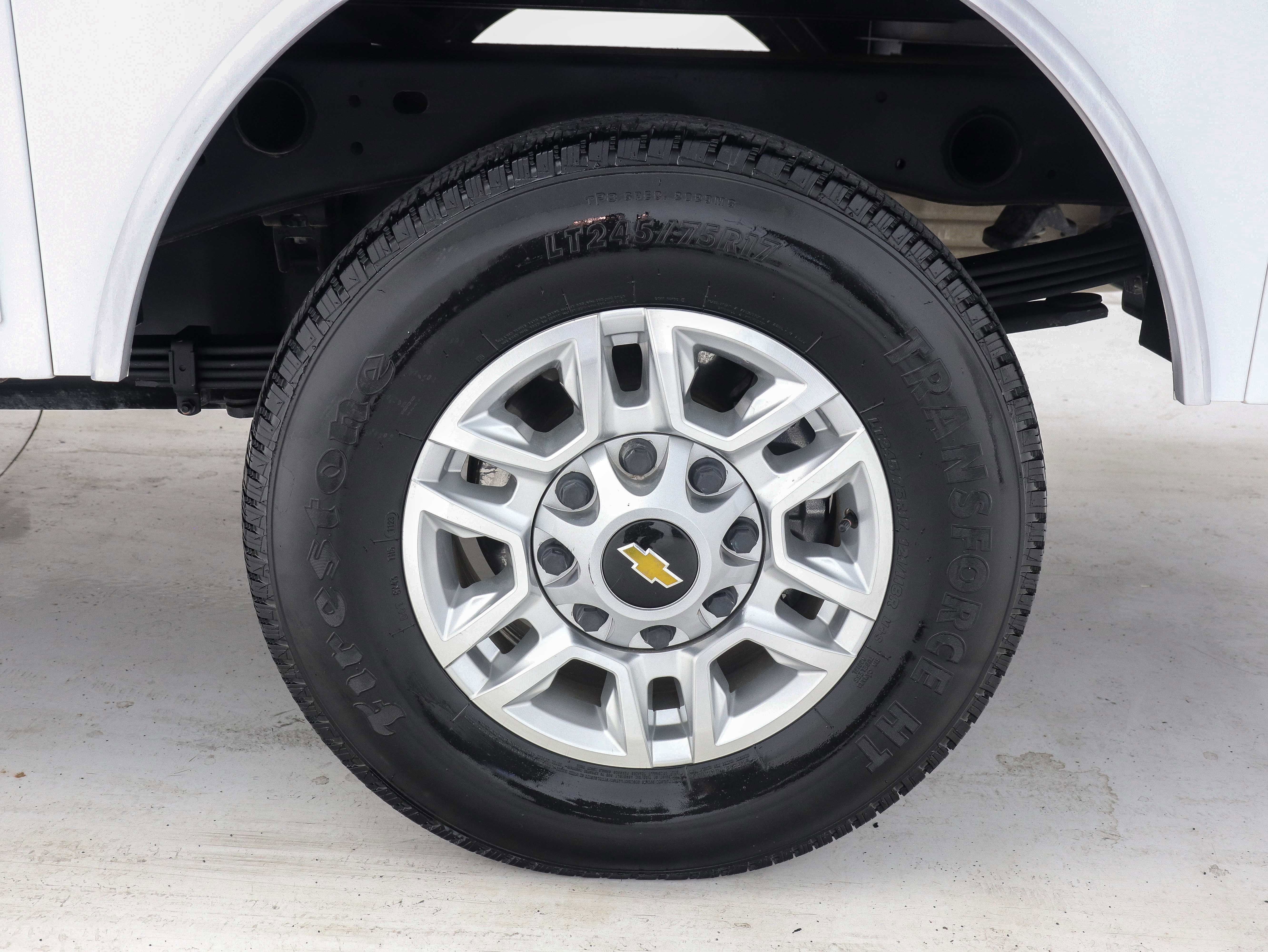 Used 2024 Chevrolet Silverado 2500 LT w/ Convenience Package image 31