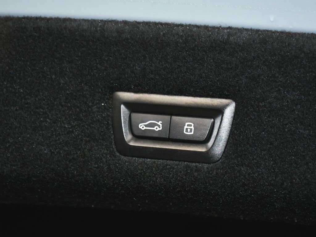 Used 2024 BMW i7 xDrive60 image 71