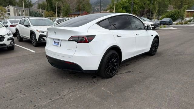 Used 2022 Tesla Model Y Long Range AWD/4WD image 3