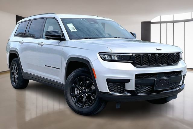 Used 2024 Jeep Grand Cherokee L Laredo AWD/4WD image 3